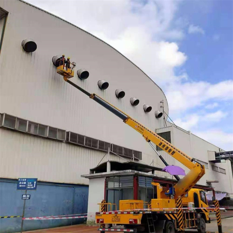 威远高空作业车出租服务：专业广告牌安装解决方案