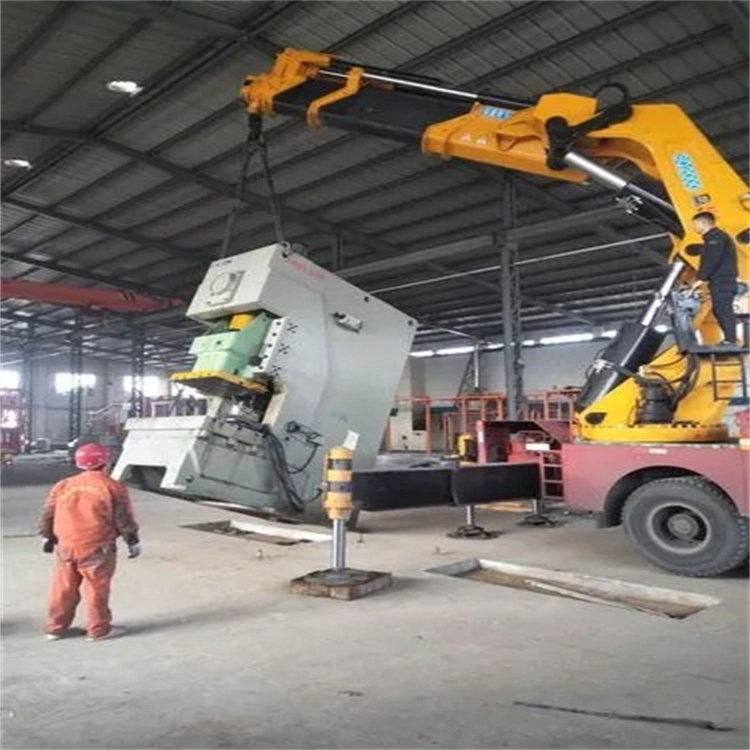 威远80吨折臂吊车出租附近电话