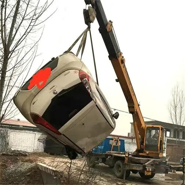 威远随时待命，吊车24小时道路救援服务全解析